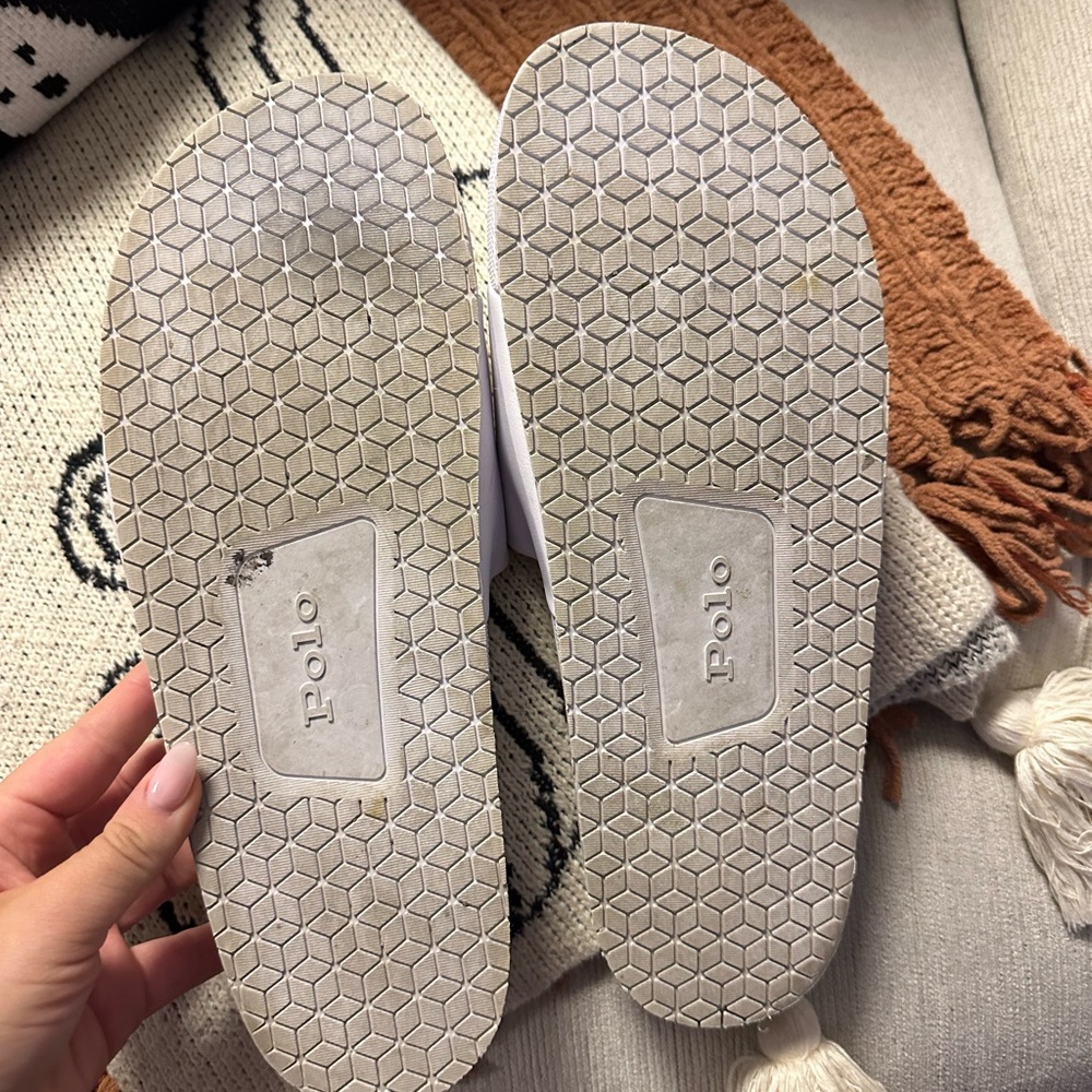 Polo by Ralph Lauren White Slides with Bear Design - Picture 2 of 3